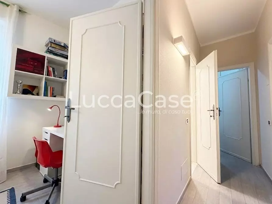 Immagine 29 di Appartamento in vendita  a Lucca