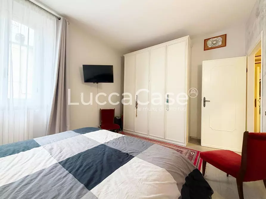 Immagine 23 di Appartamento in vendita  a Lucca
