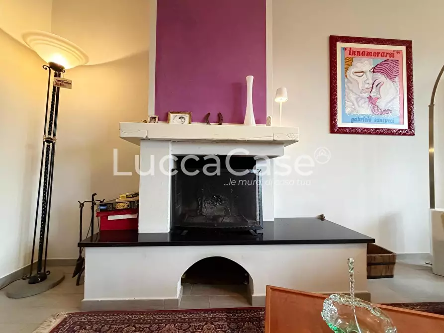 Immagine 3 di Appartamento in vendita  a Lucca