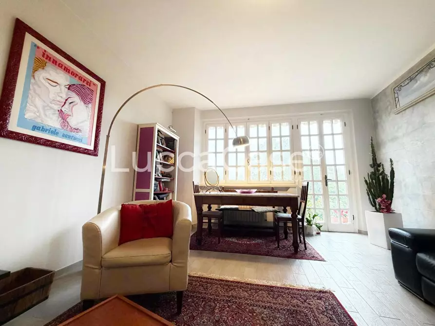Immagine 6 di Appartamento in vendita  a Lucca