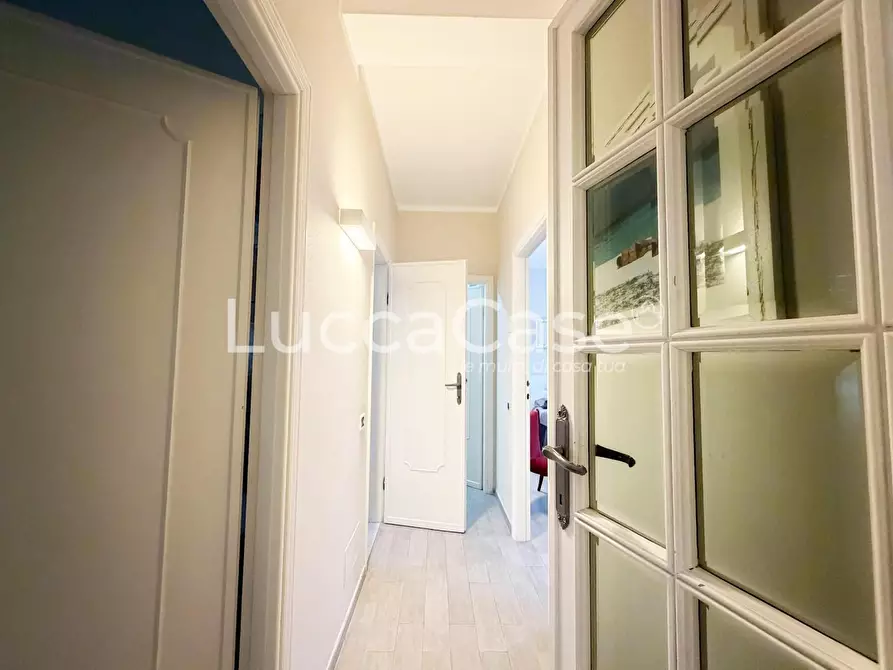 Immagine 20 di Appartamento in vendita  a Lucca