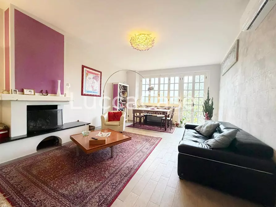 Immagine 1 di Appartamento in vendita  a Lucca
