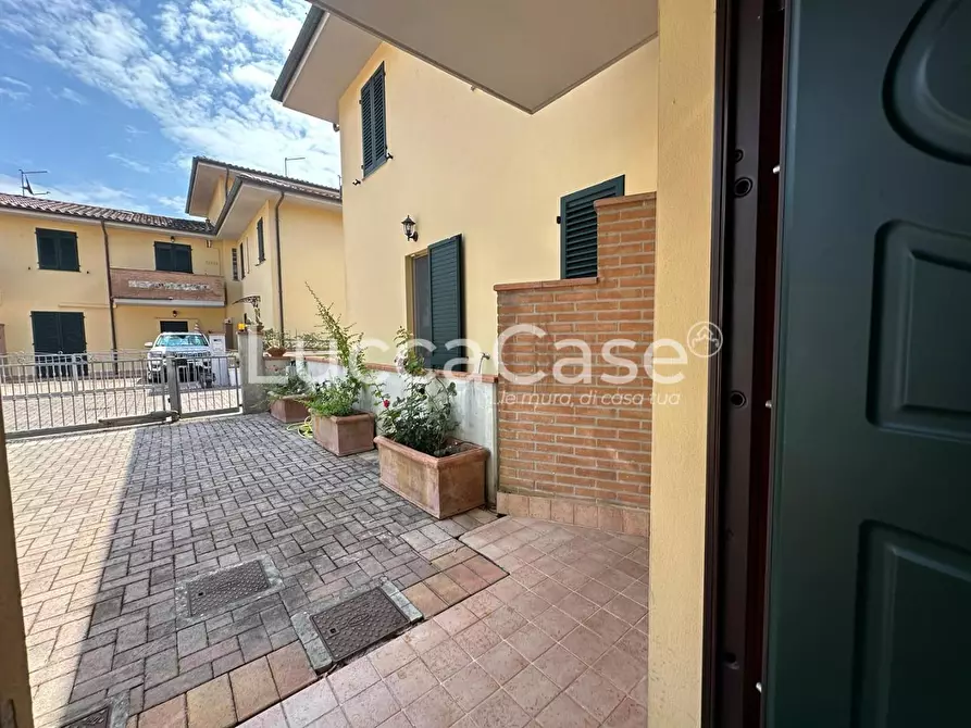 Immagine 30 di Villetta a schiera in vendita  a Altopascio