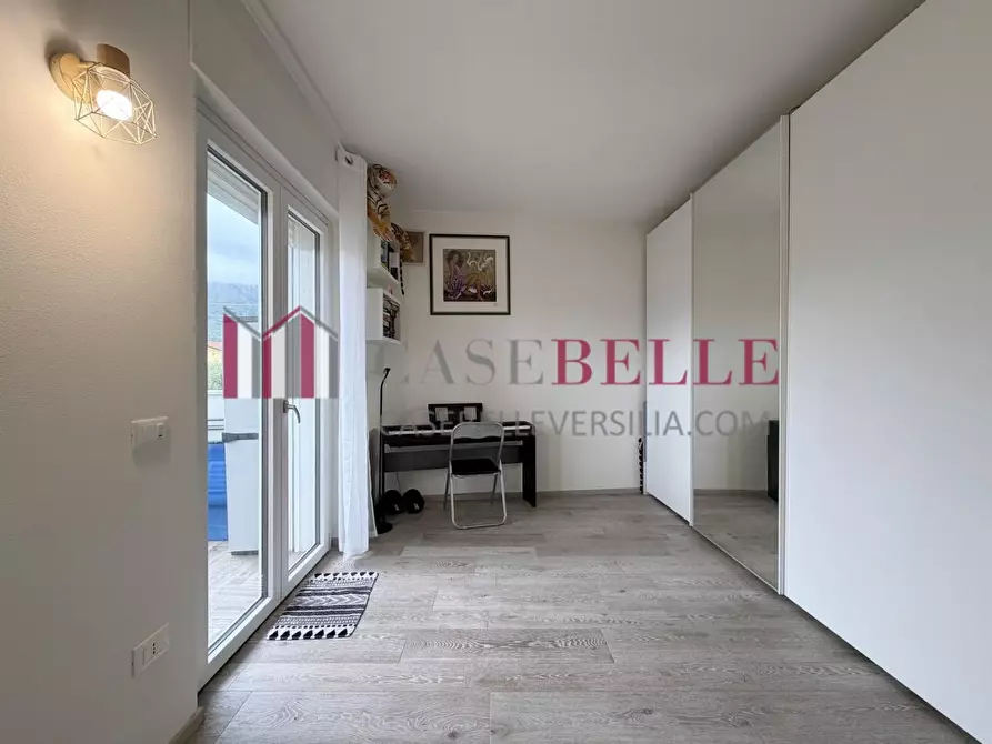 Immagine 37 di Appartamento in vendita  a Massa