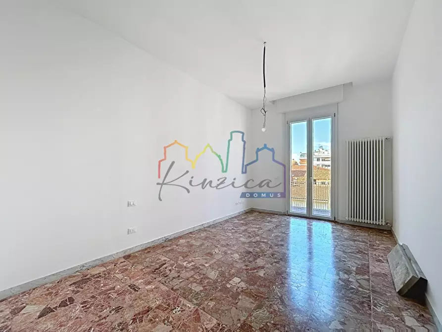 Immagine 11 di Mansarda in vendita  a Pisa