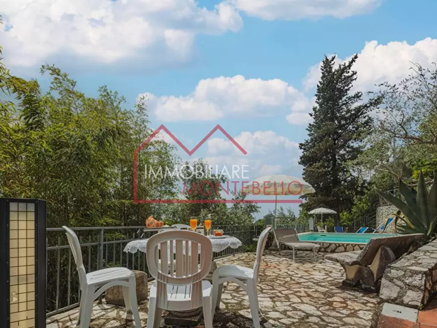 Immagine 5 di Rustico / casale in vendita  a Camaiore