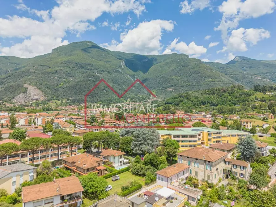 Immagine 7 di Rustico / casale in vendita  a Camaiore