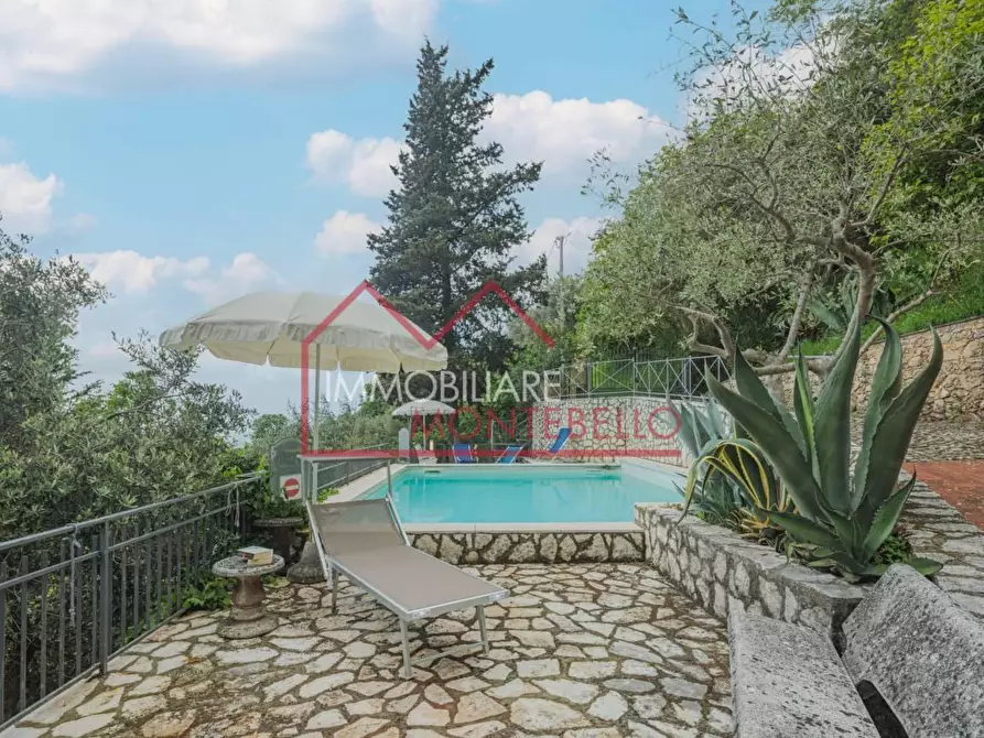 Immagine 2 di Rustico / casale in vendita  a Camaiore