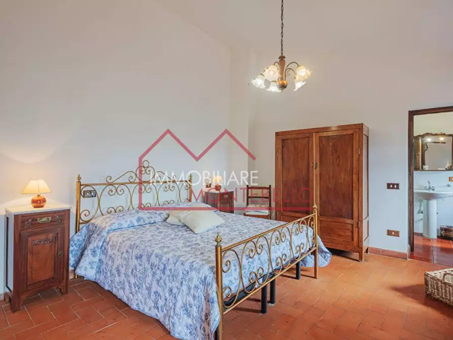 Immagine 22 di Rustico / casale in vendita  a Camaiore