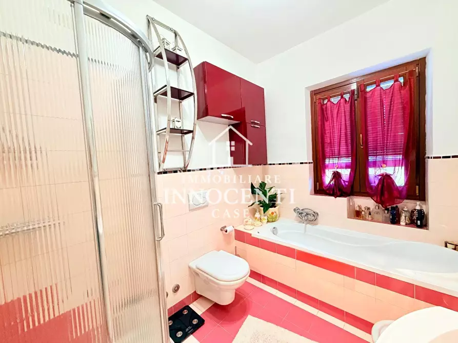 Immagine 29 di Casa bifamiliare in vendita  a Massa