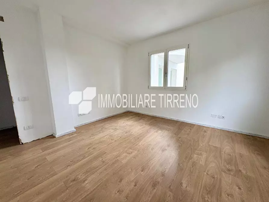 Immagine 4 di Appartamento in vendita  a Montignoso