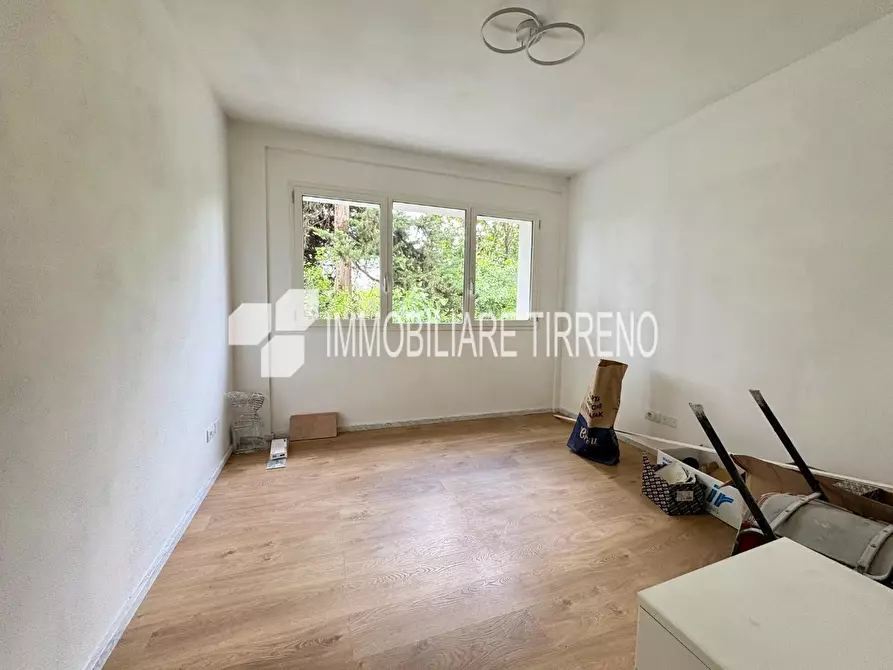 Immagine 5 di Appartamento in vendita  a Montignoso