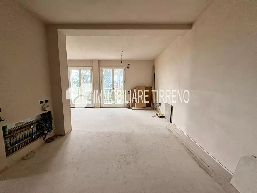 Immagine 3 di Appartamento in vendita  a Montignoso