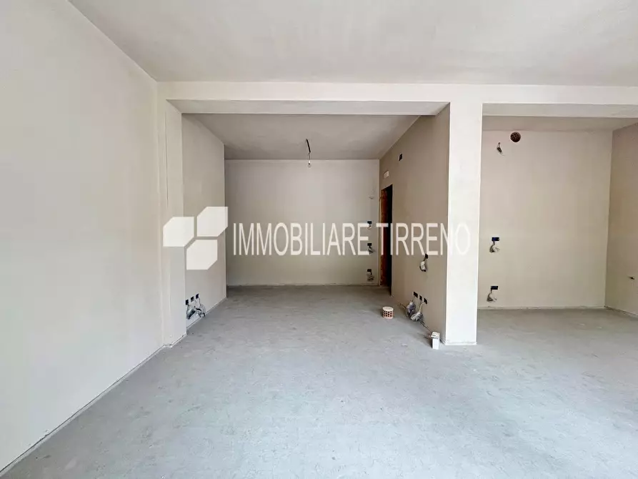 Immagine 5 di Appartamento in vendita  a Montignoso