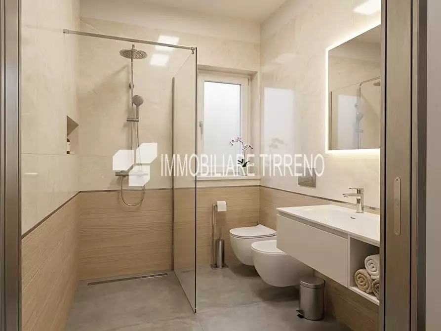 Immagine 17 di Appartamento in vendita  a Montignoso
