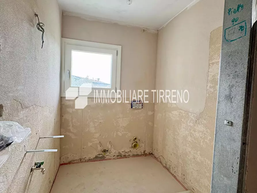 Immagine 10 di Appartamento in vendita  a Montignoso