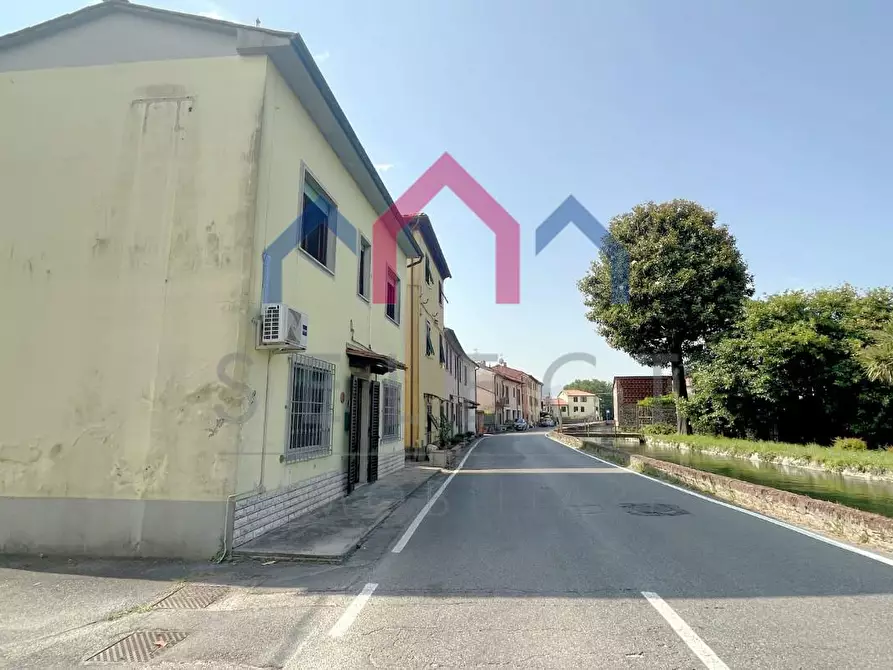 Immagine 40 di Terratetto in vendita  a Lucca