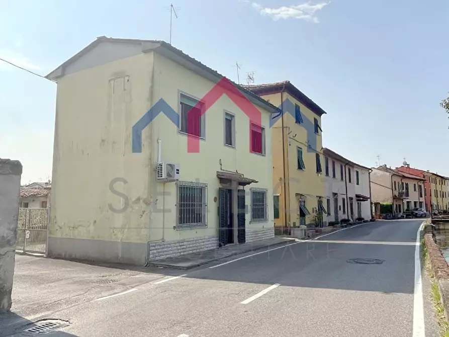 Immagine 38 di Terratetto in vendita  a Lucca