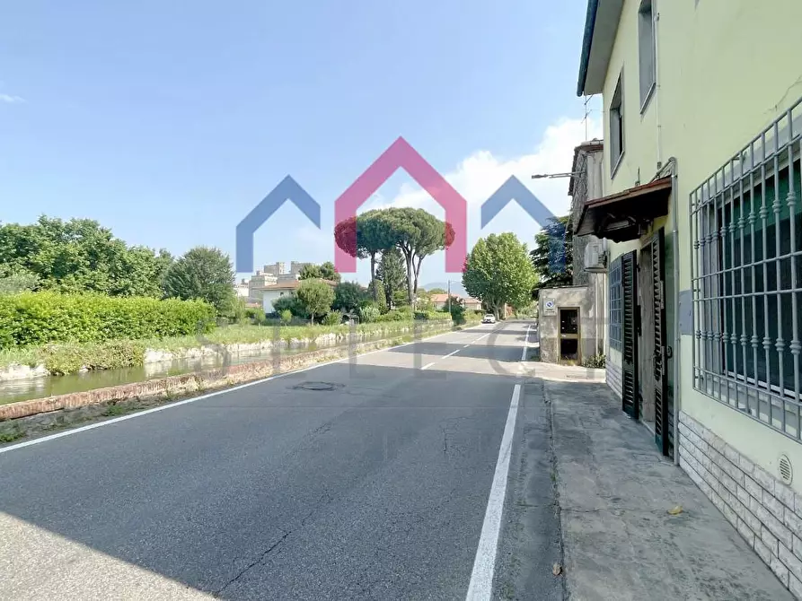 Immagine 36 di Terratetto in vendita  a Lucca