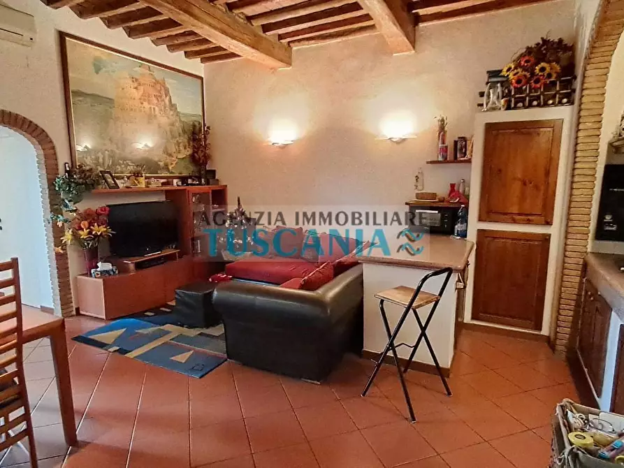 Immagine 2 di Appartamento in vendita  a Cecina