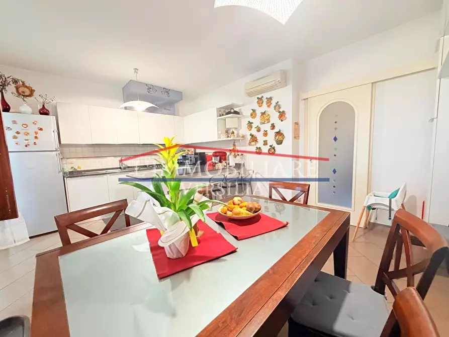 Immagine 18 di Casa bifamiliare in vendita  a Massa
