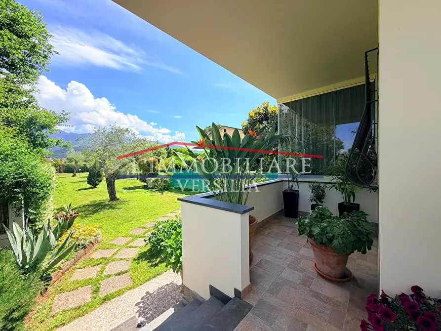 Immagine 9 di Casa bifamiliare in vendita  a Massa