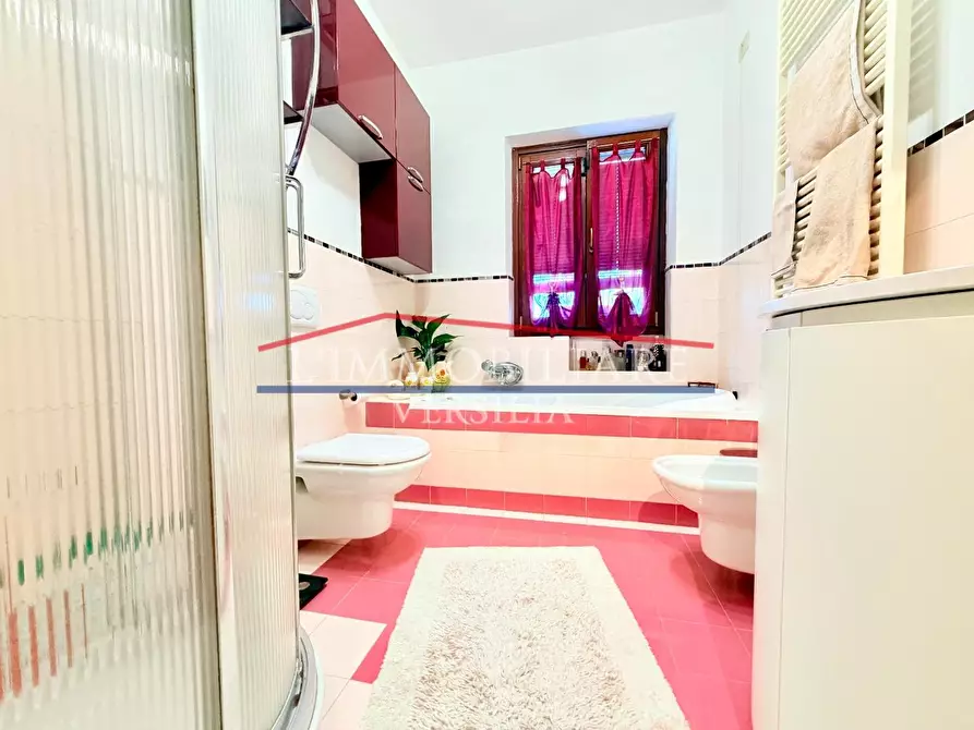 Immagine 27 di Casa bifamiliare in vendita  a Massa