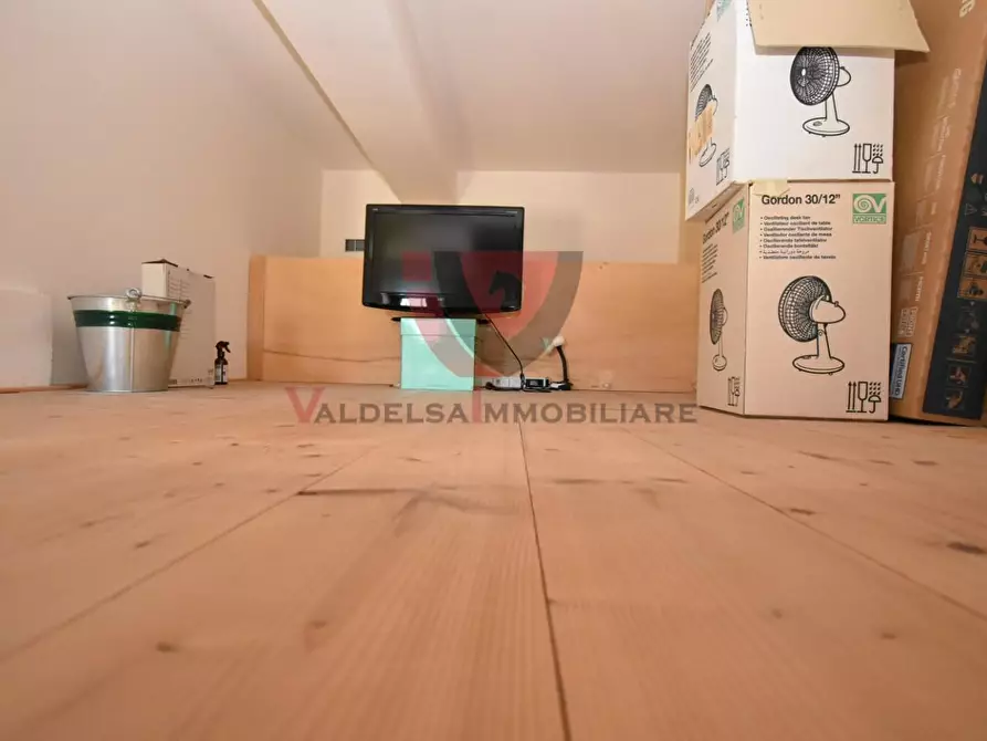 Immagine 34 di Appartamento in vendita  a Colle Di Val D'elsa