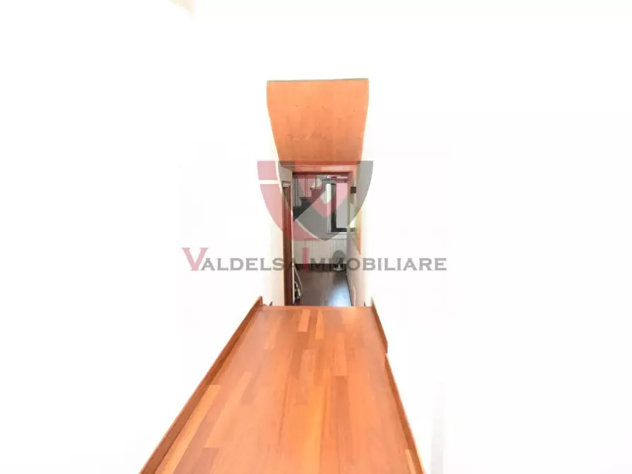 Immagine 12 di Appartamento in vendita  a Colle Di Val D'elsa