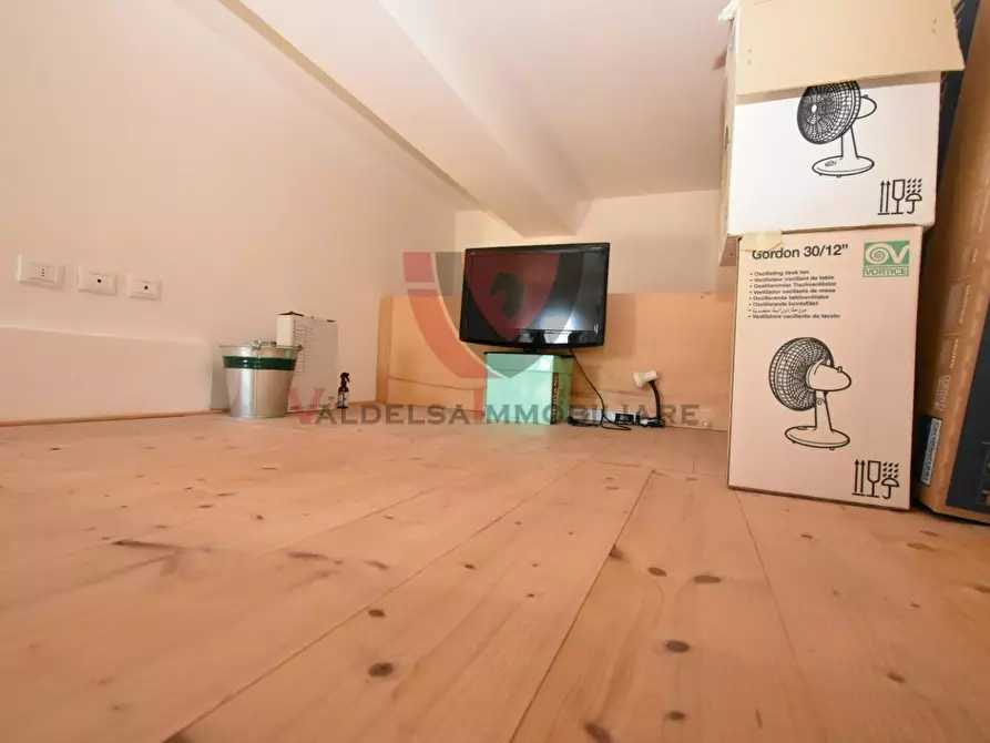 Immagine 28 di Appartamento in vendita  a Colle Di Val D'elsa
