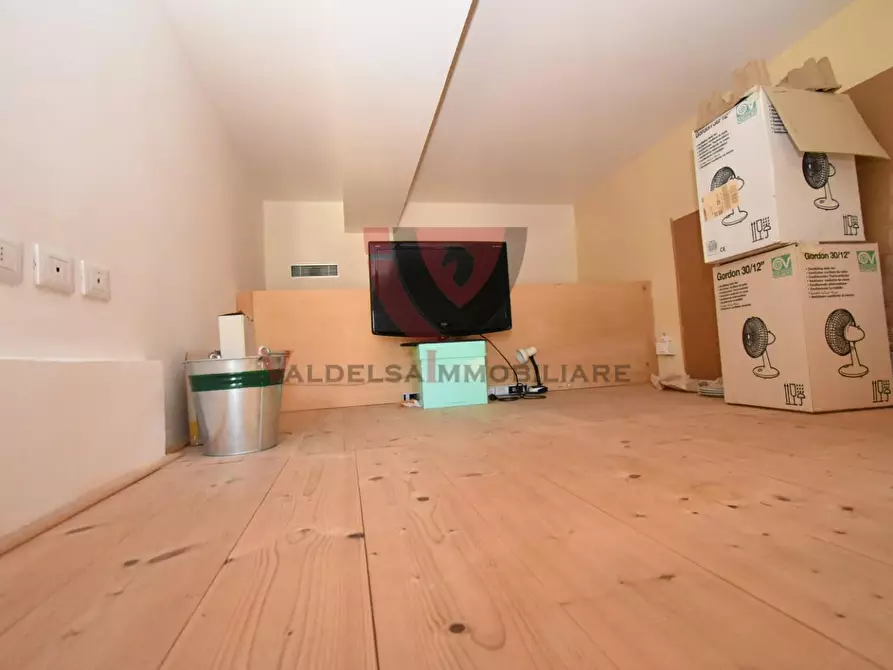 Immagine 30 di Appartamento in vendita  a Colle Di Val D'elsa