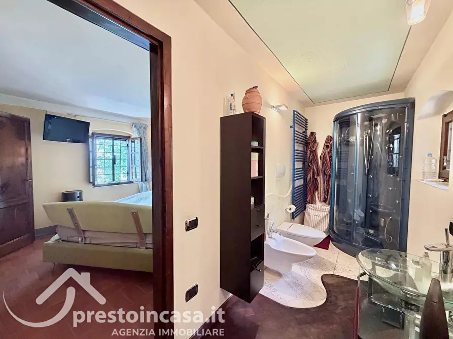 Immagine 56 di Villa in vendita  a Buggiano
