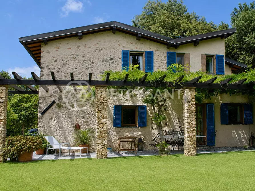 casa indipendente in vendita a Pietrasanta in zona Capezzano Monte