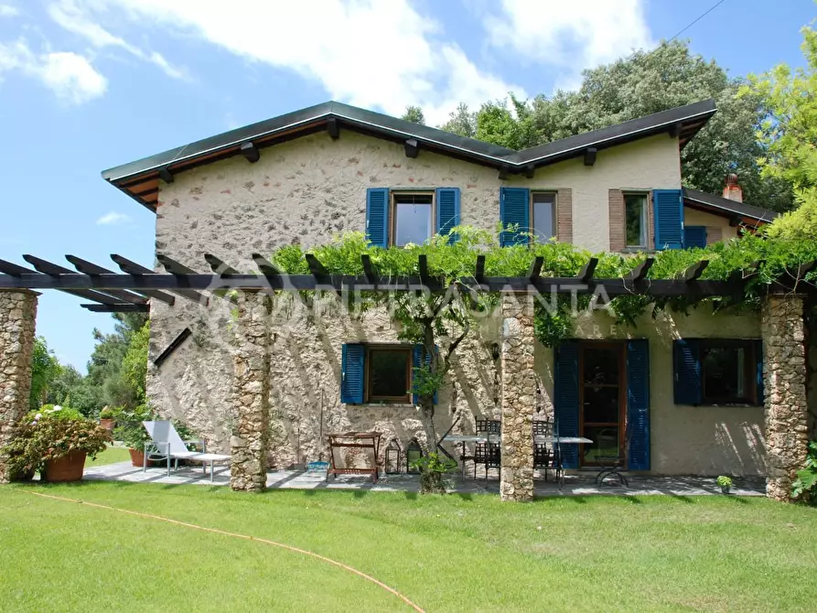 Immagine 10 di Rustico / casale in vendita  a Pietrasanta