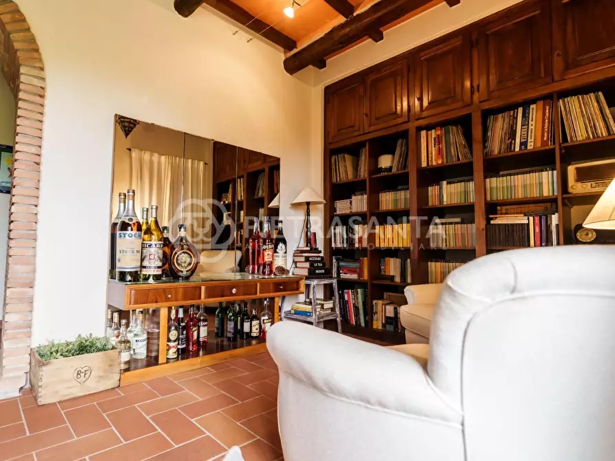 Immagine 12 di Rustico / casale in vendita  a Pietrasanta