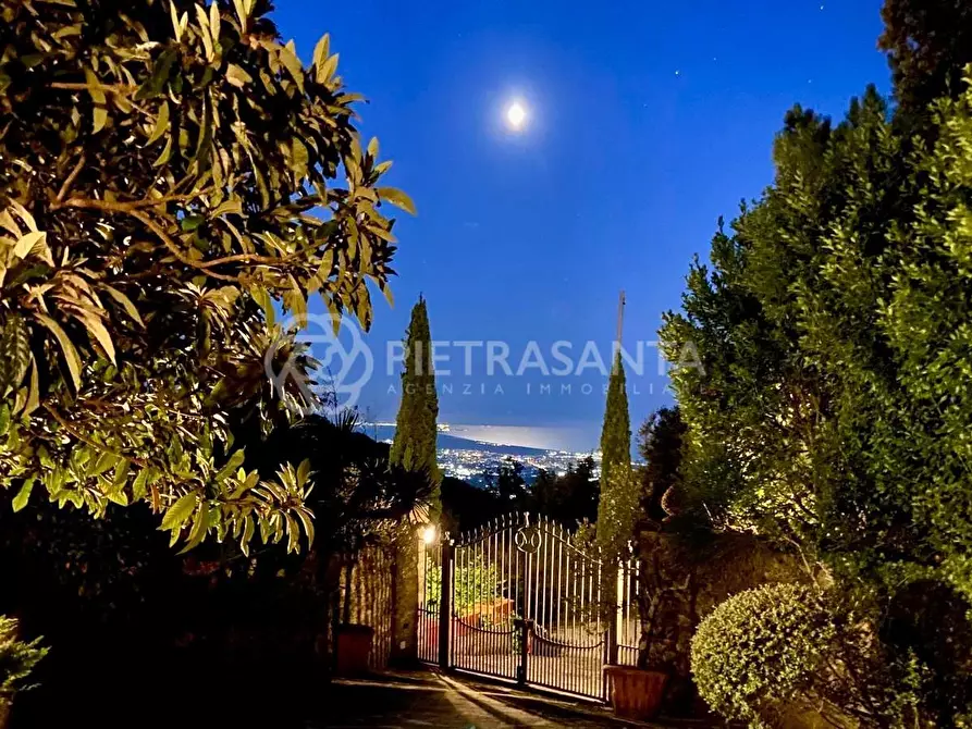 Immagine 8 di Rustico / casale in vendita  a Pietrasanta