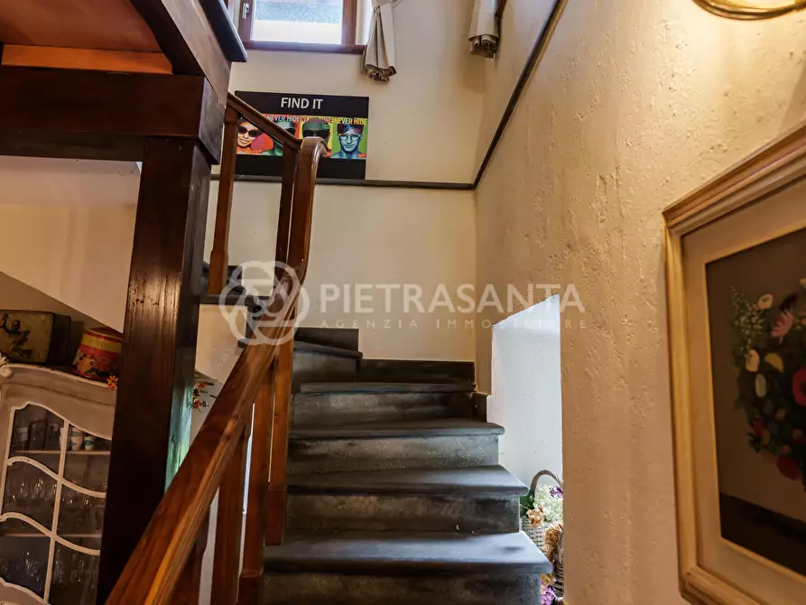 Immagine 35 di Rustico / casale in vendita  a Pietrasanta