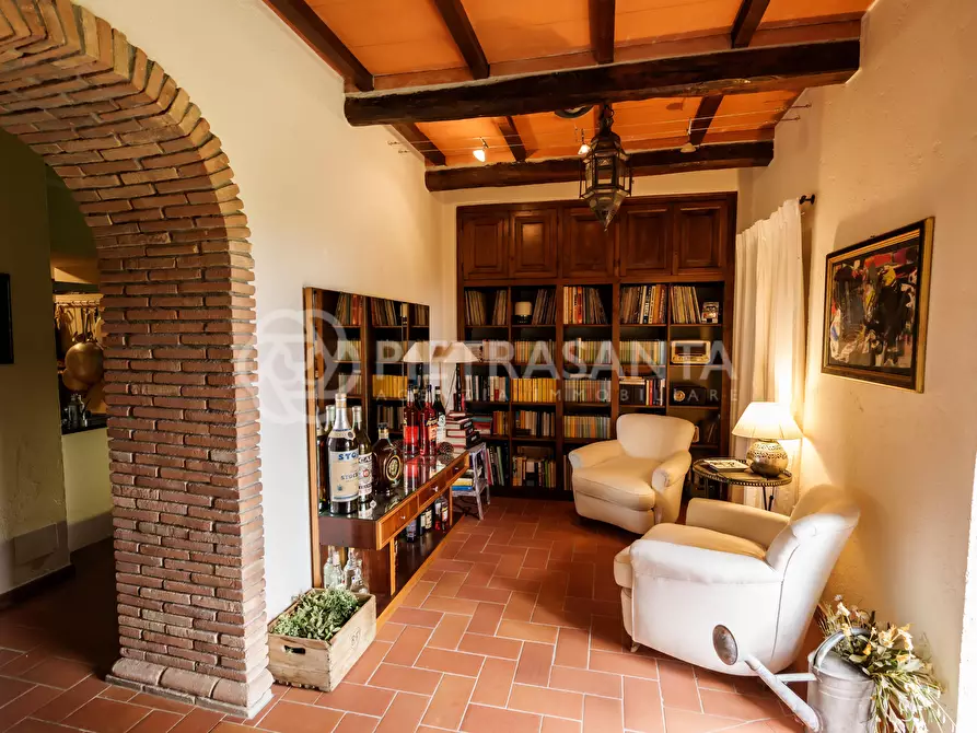 Immagine 11 di Rustico / casale in vendita  a Pietrasanta