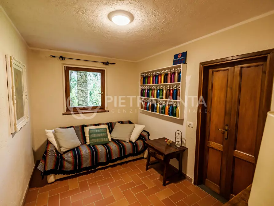 Immagine 18 di Rustico / casale in vendita  a Pietrasanta