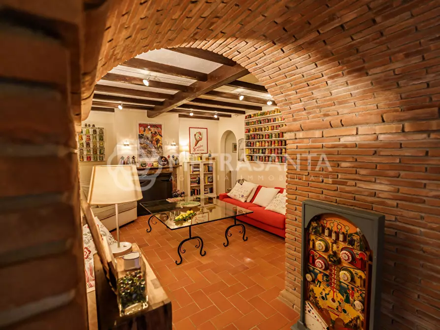 Immagine 21 di Rustico / casale in vendita  a Pietrasanta