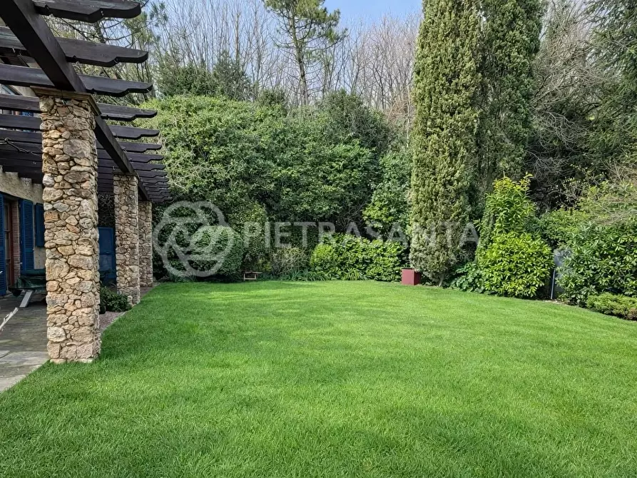 Immagine 6 di Rustico / casale in vendita  a Pietrasanta