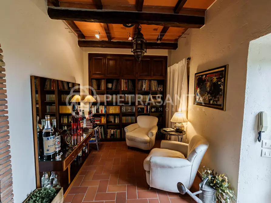 Immagine 28 di Rustico / casale in vendita  a Pietrasanta
