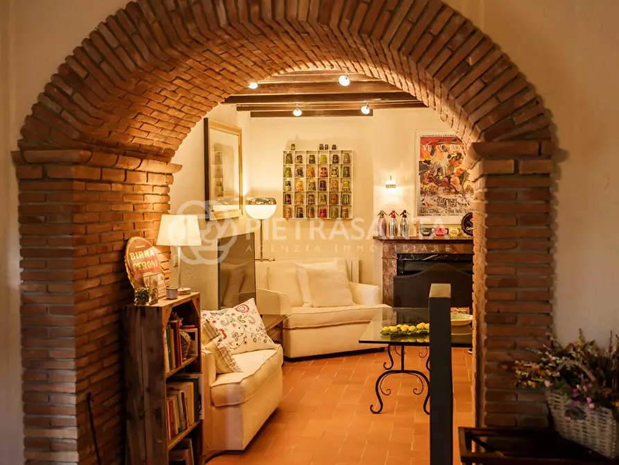 Immagine 15 di Rustico / casale in vendita  a Pietrasanta