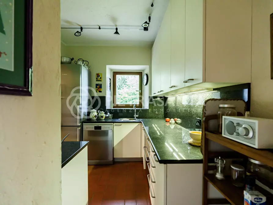 Immagine 32 di Rustico / casale in vendita  a Pietrasanta