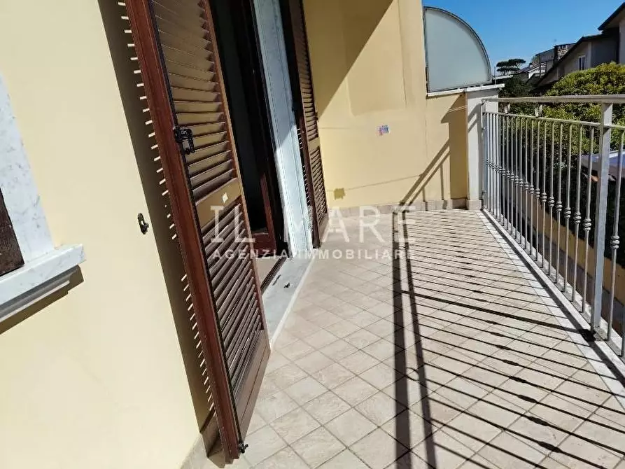Immagine 3 di Appartamento in vendita  a Massa