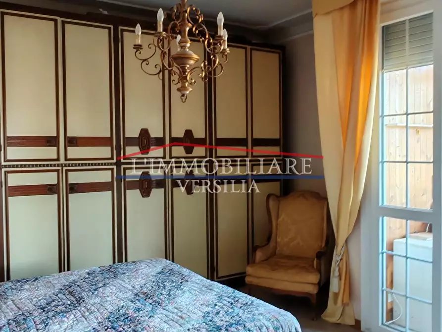 Immagine 12 di Appartamento in vendita  a Carrara