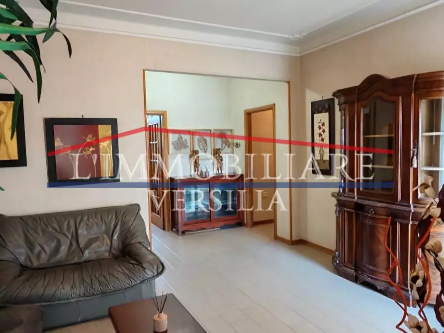 Immagine 1 di Appartamento in vendita  a Carrara