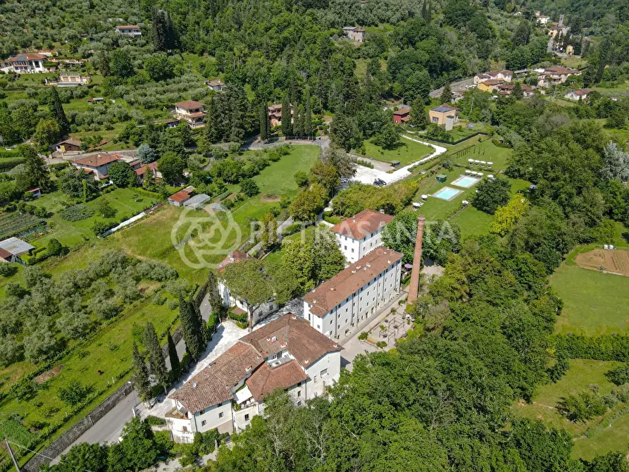 Immagine 27 di Villa in vendita  a Camaiore