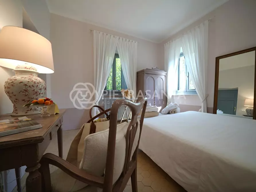 Immagine 44 di Villa in vendita  a Camaiore