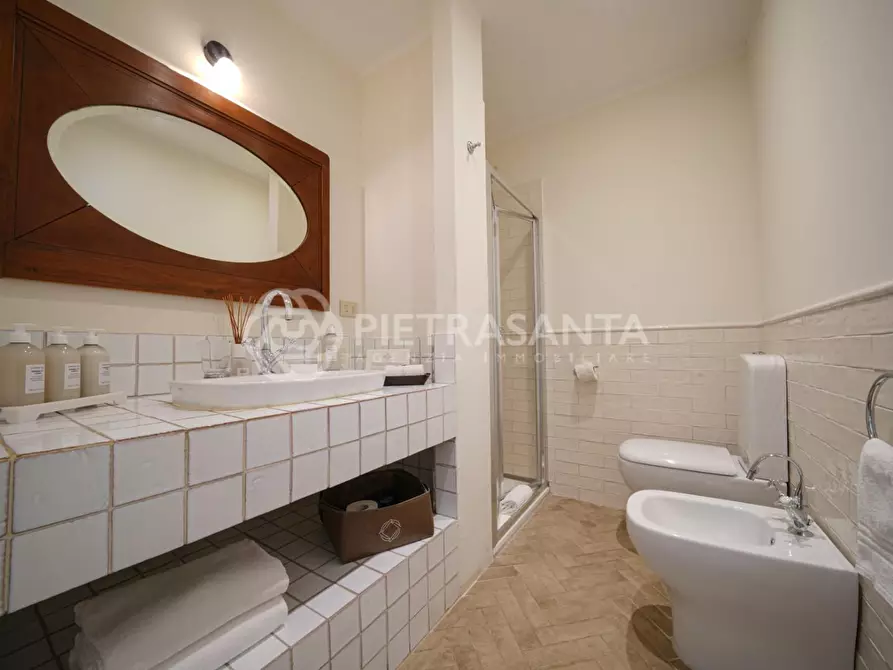 Immagine 52 di Villa in vendita  a Camaiore